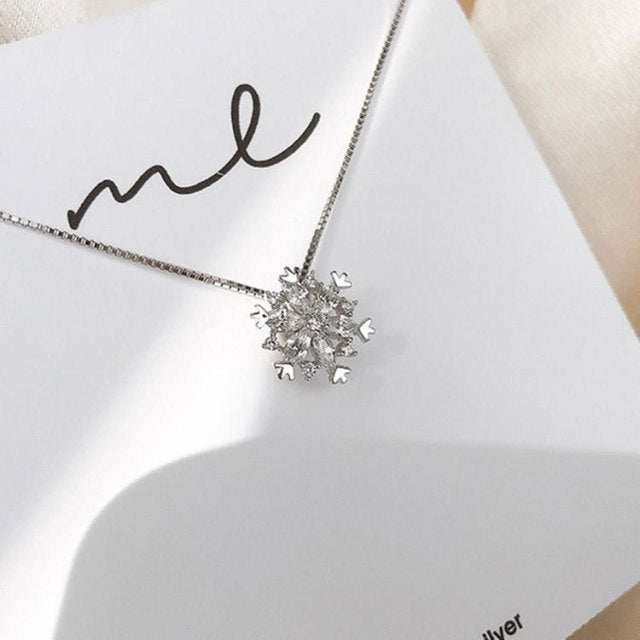 Snowflake Shining Crystal Necklace - accessorous